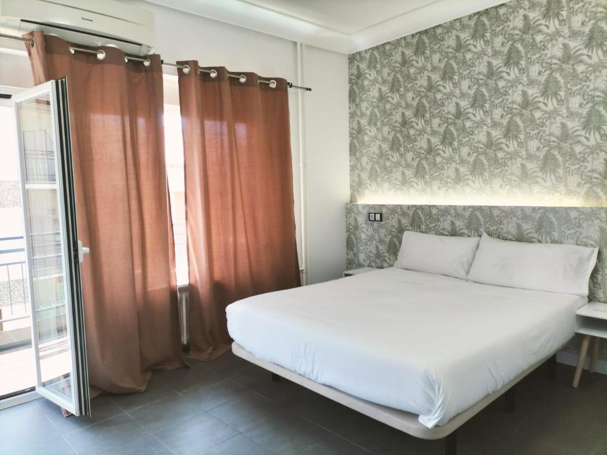 Hostal Gonzala By Gaiarooms ซาลามังกา ภายนอก รูปภาพ